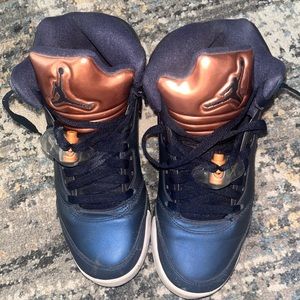 Jordan Retro Bronze